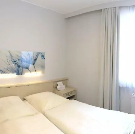 Szálloda Zum Neuen Schwan Walluf