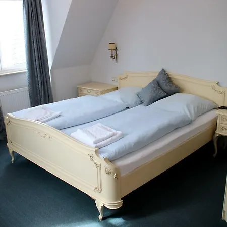 Zum Neuen Schwan Szálloda Walluf