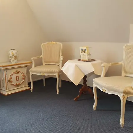 Zum Neuen Schwan Szálloda Walluf